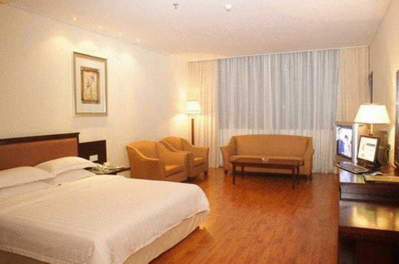 Raystar Hotel Guangzhou Room photo